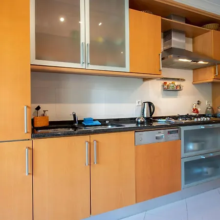 Fuer 5 Personenund 1 Kind In Carcavelos, Regiao De Lisboa Costa Do Estoril Apartment *
