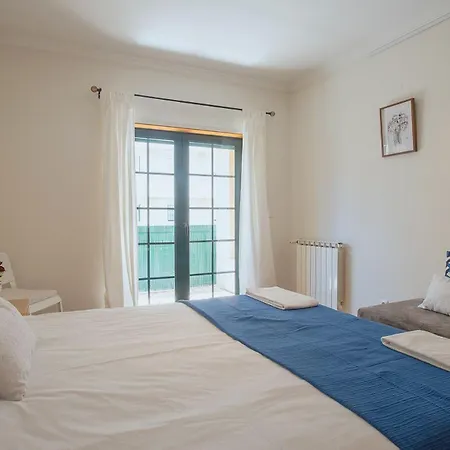 Apartment Fuer 5 Personenund 1 Kind In Carcavelos, Regiao De Lisboa Costa Do Estoril