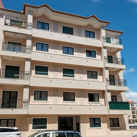 Apartment Fuer 5 Personenund 1 Kind In Carcavelos, Regiao De Lisboa Costa Do Estoril *
